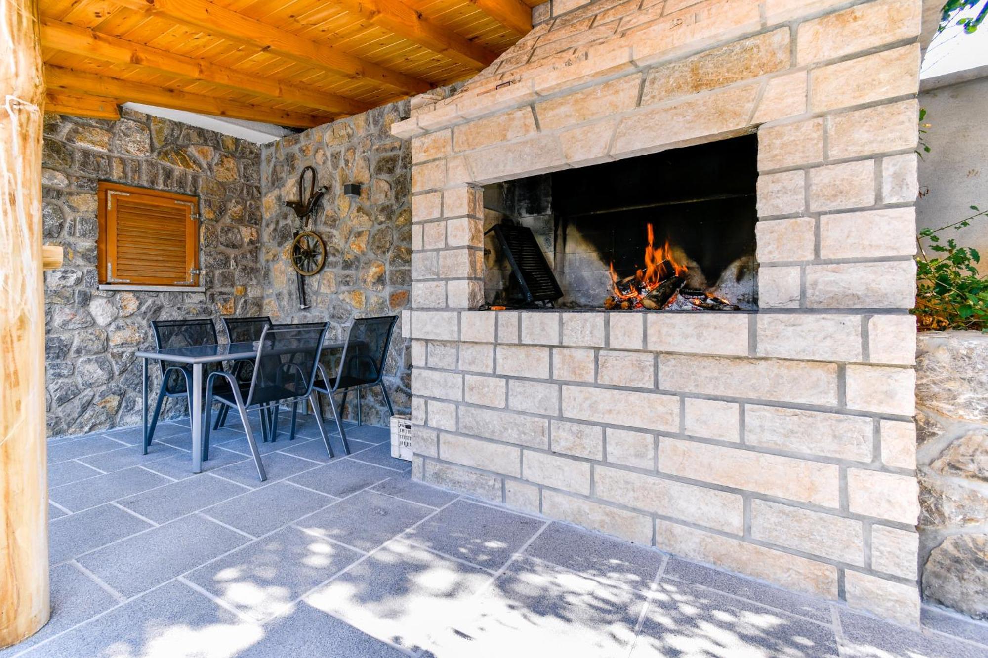Apartman Lavanda Sa Bazenom I Okucnicom 4* Hreljin Esterno foto